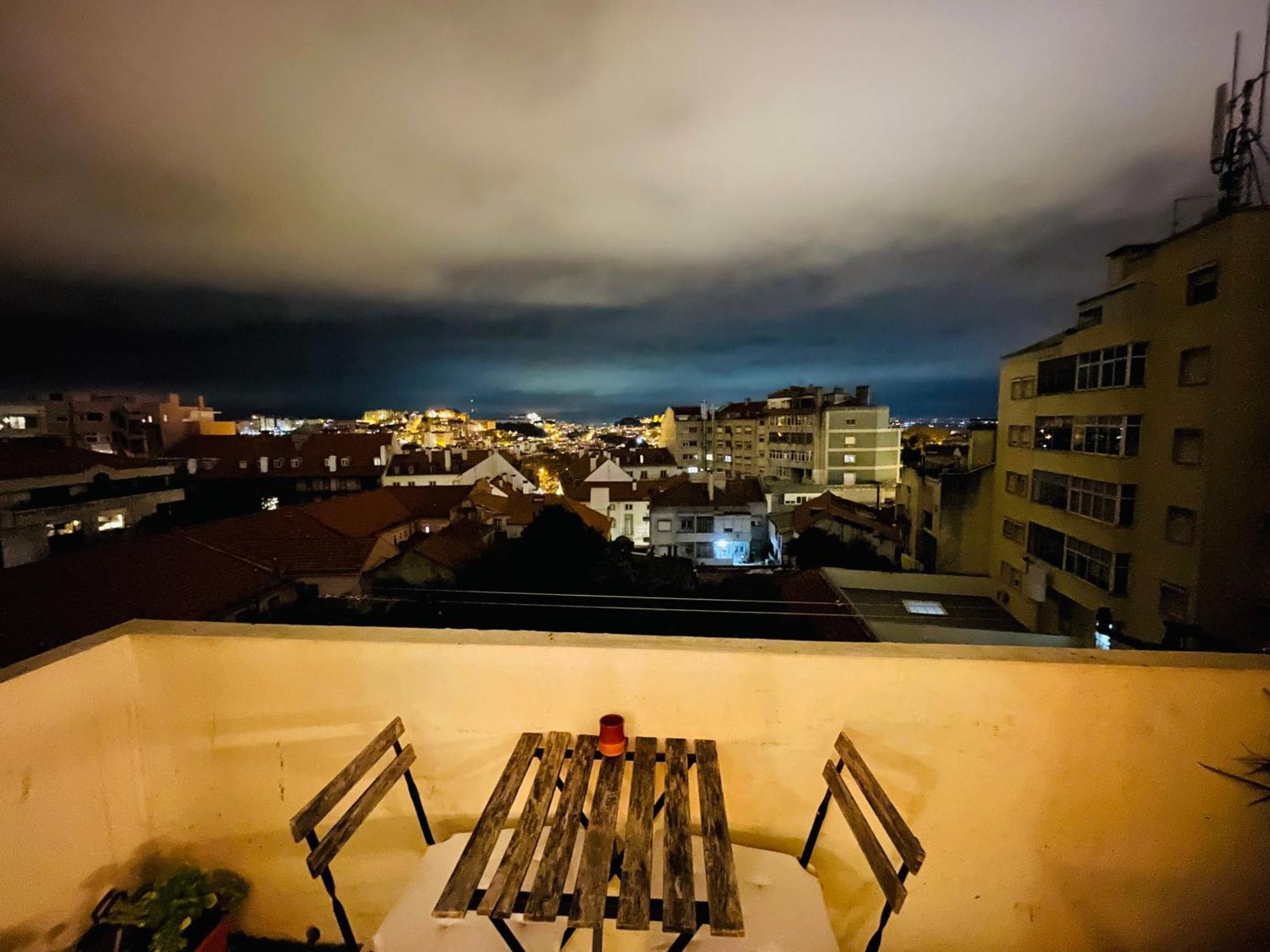 Sunny Apartment With Amazing View Lissabon Buitenkant foto